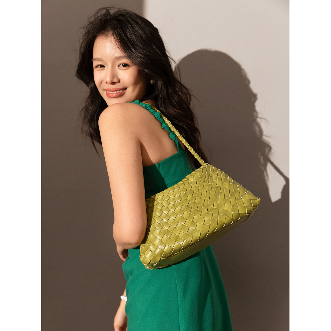 Women's 'Mini Woven Trapezoid Drawstring' Shoulder Bag