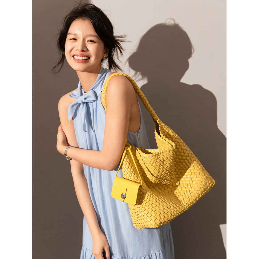 Women's 'Detachable Straps' Wallet