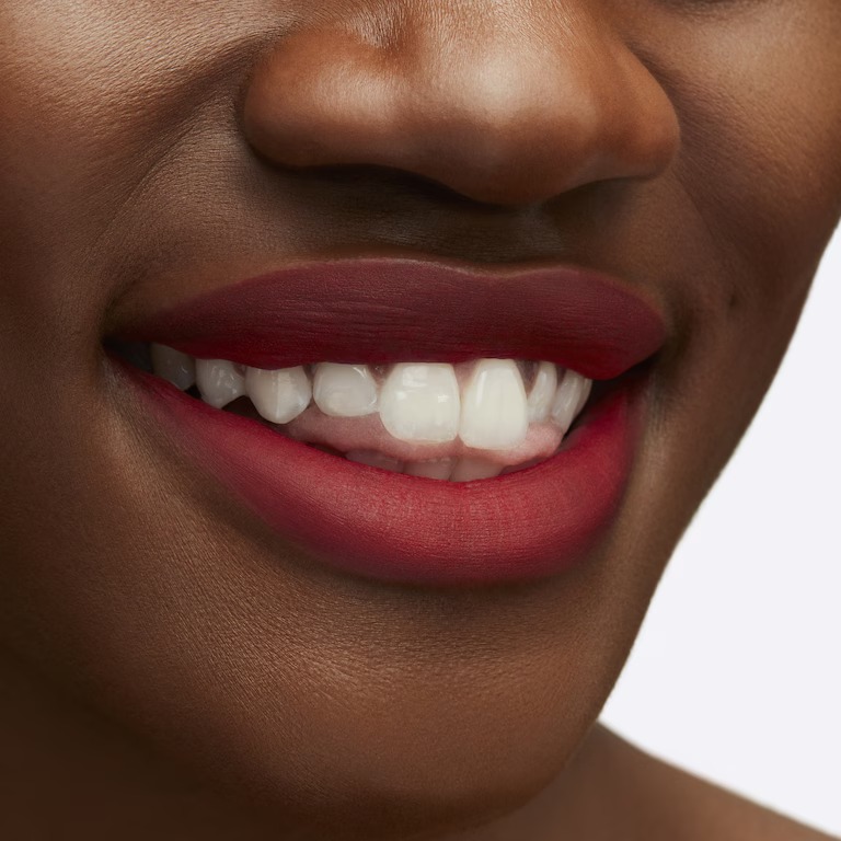 Rouge à lèvres 'Powder Kiss' - Ruby Boo 5 ml