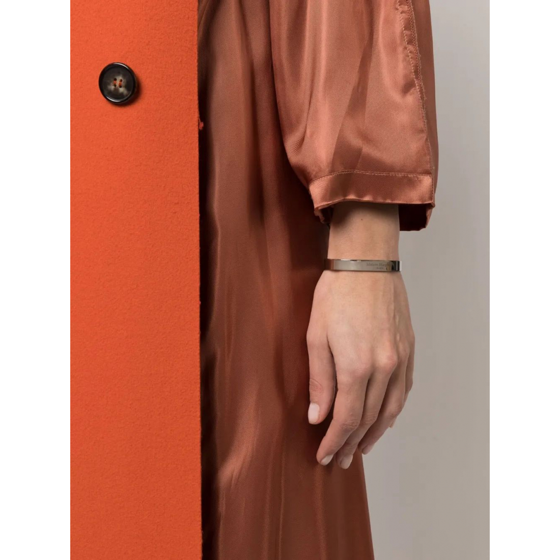 Bracelet 'Logo-Engraved Cuff'