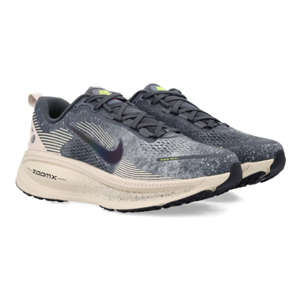 'Vomero 18' Sneakers