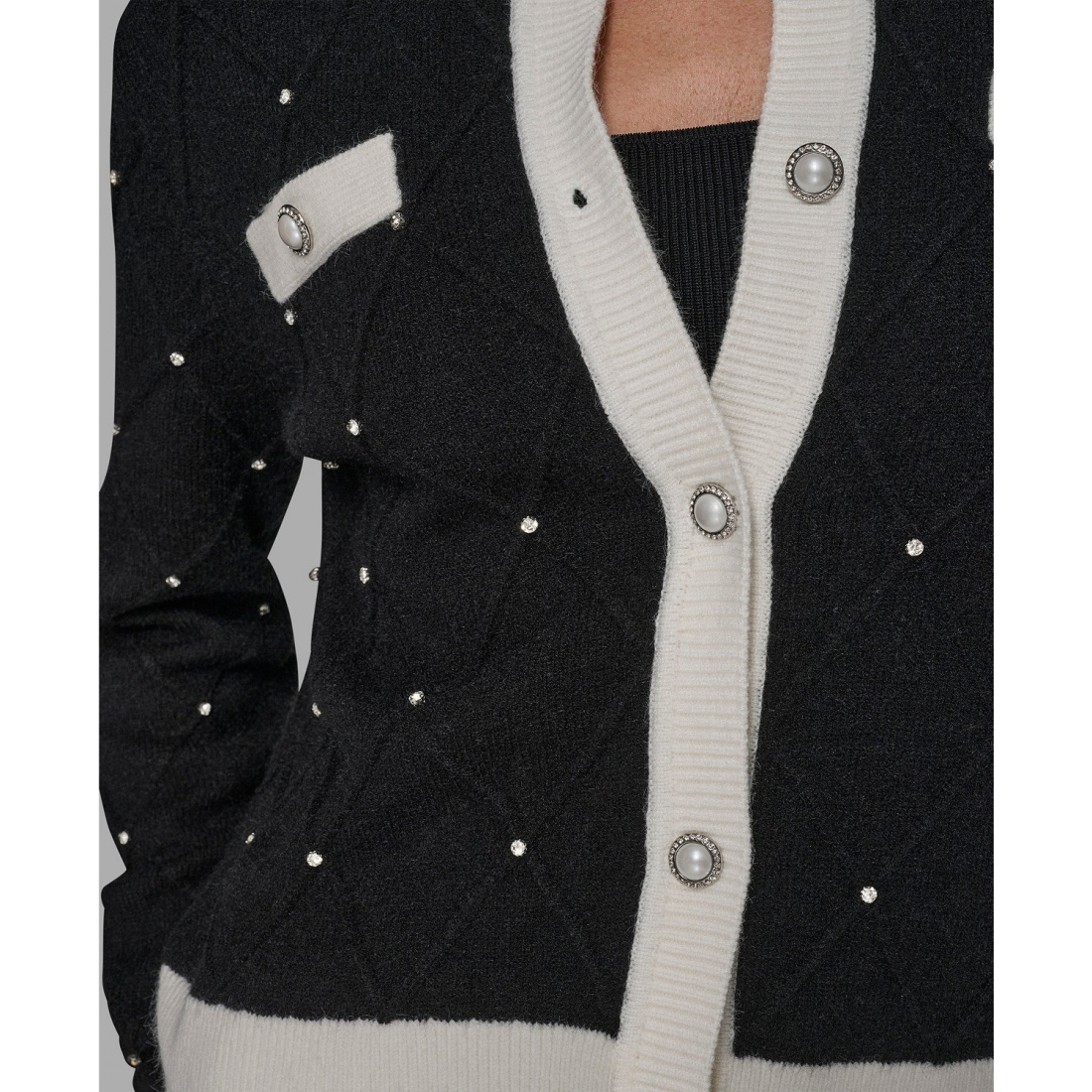 'Crew Neck Front-Button Cardigan Sweater' pour Femmes
