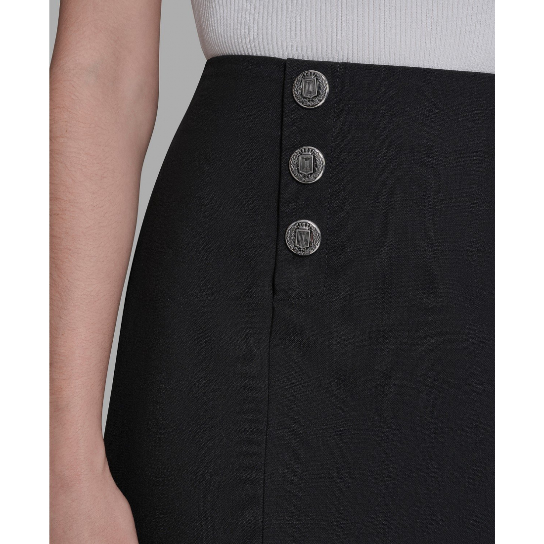'Button-Detailed Peplum Skirt' pour Femmes