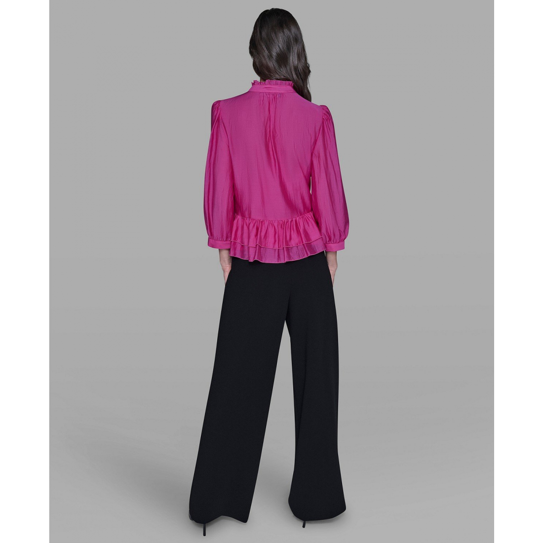 'V-Neck Ruffle Detail Top' pour Femmes