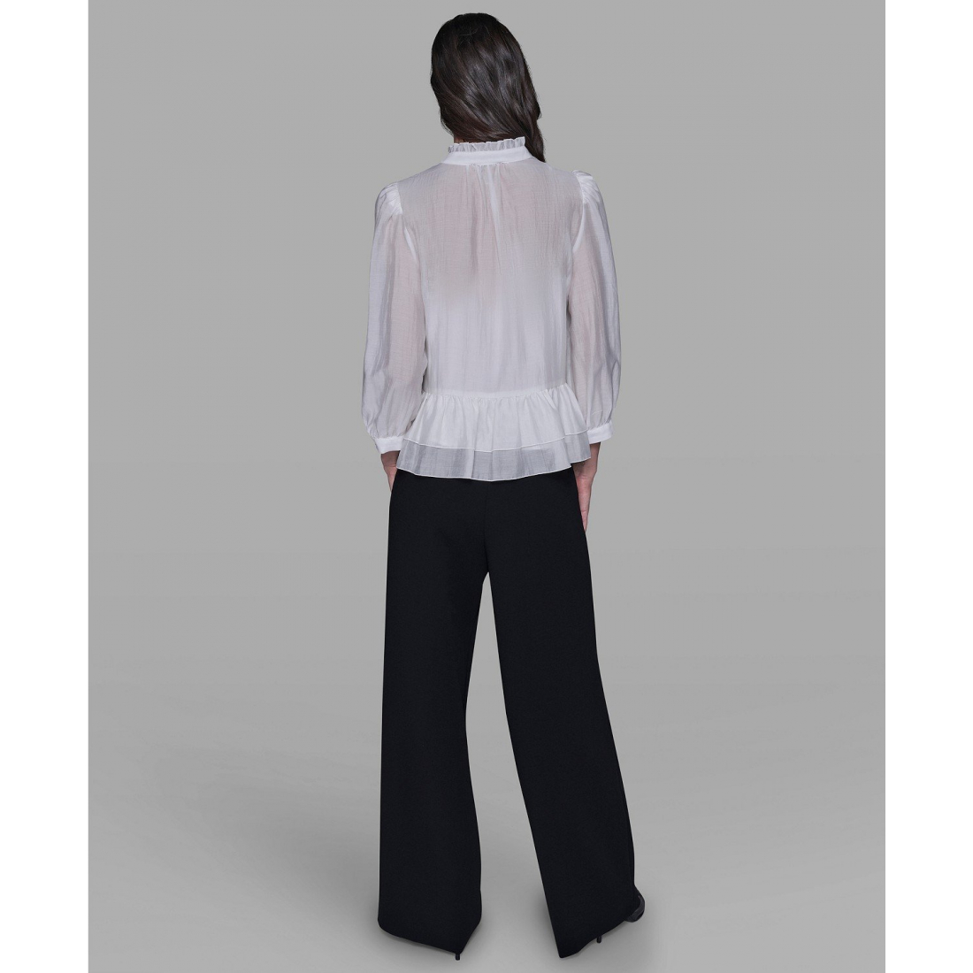 'V-Neck Ruffle Detail Top' pour Femmes