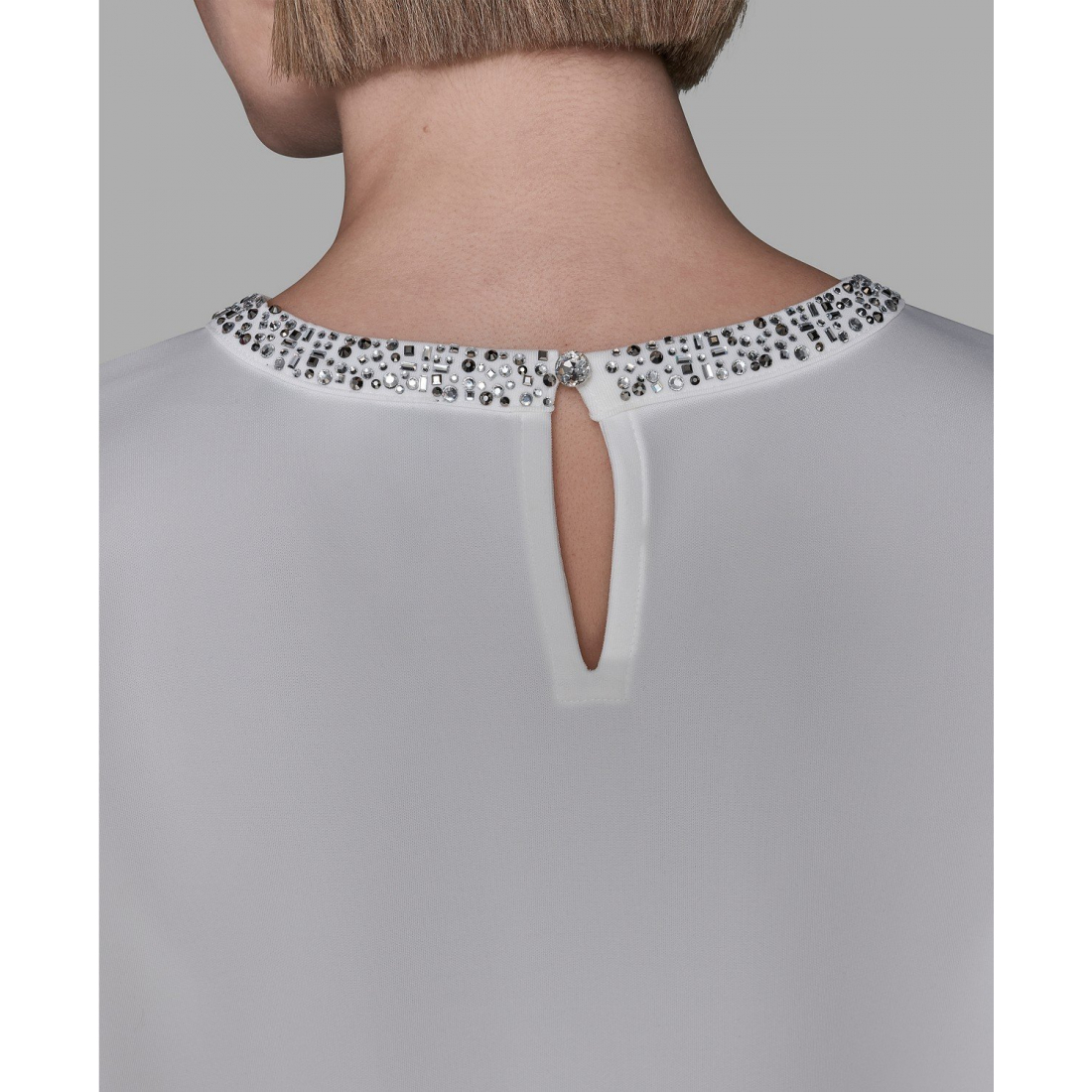 'Crewneck Crystal Neck Top' pour Femmes