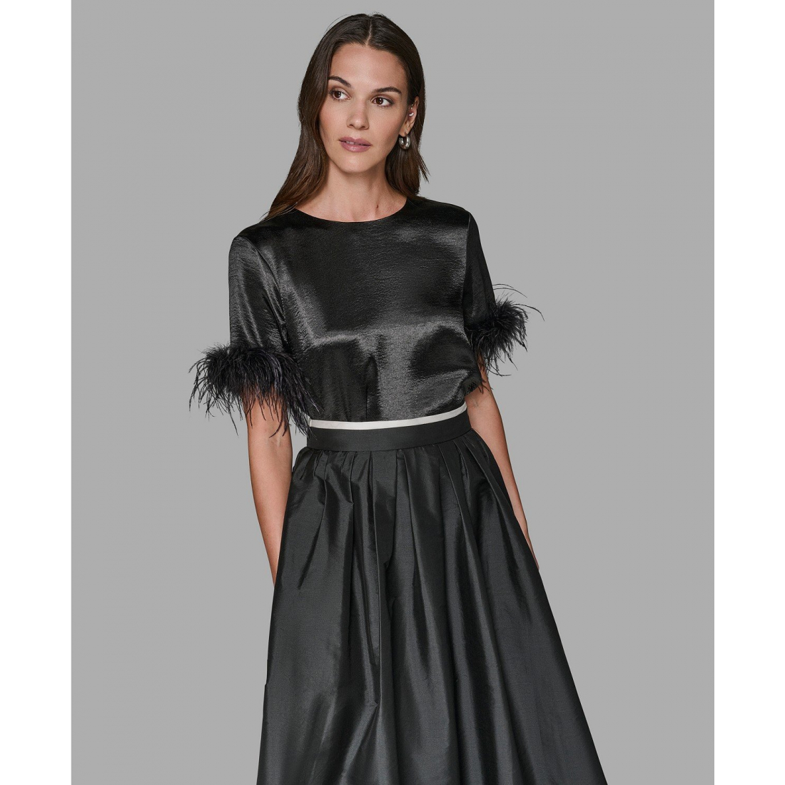 'Crewneck Feather Trim Top' pour Femmes