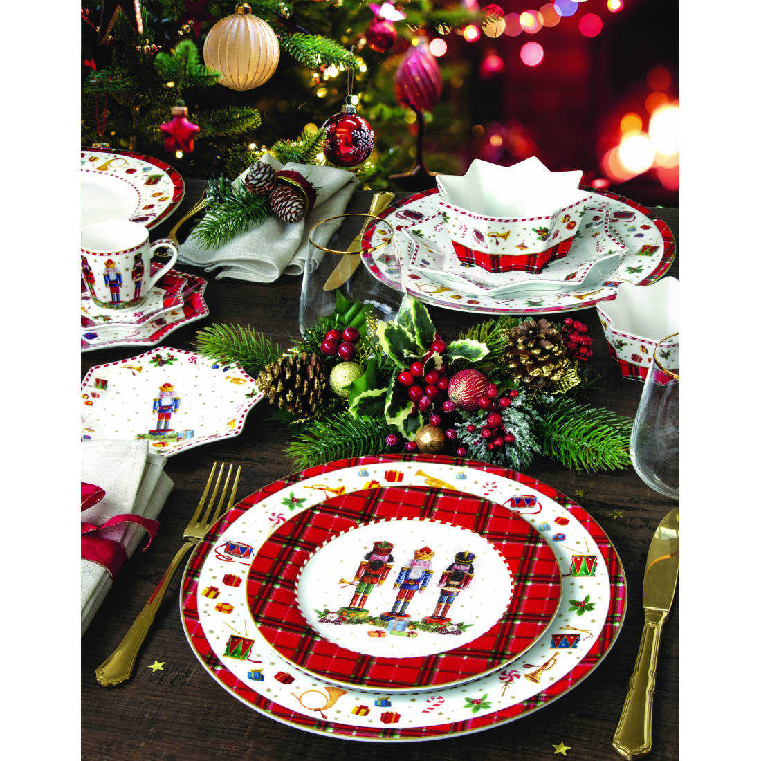 Service De 18 Assiettes En Porcelaine (18 Pièces : 6 Assiettes À Hors-D'Œuvre, 6 Assiettes Plates, 6 Assiettes Creuses) Casse-N