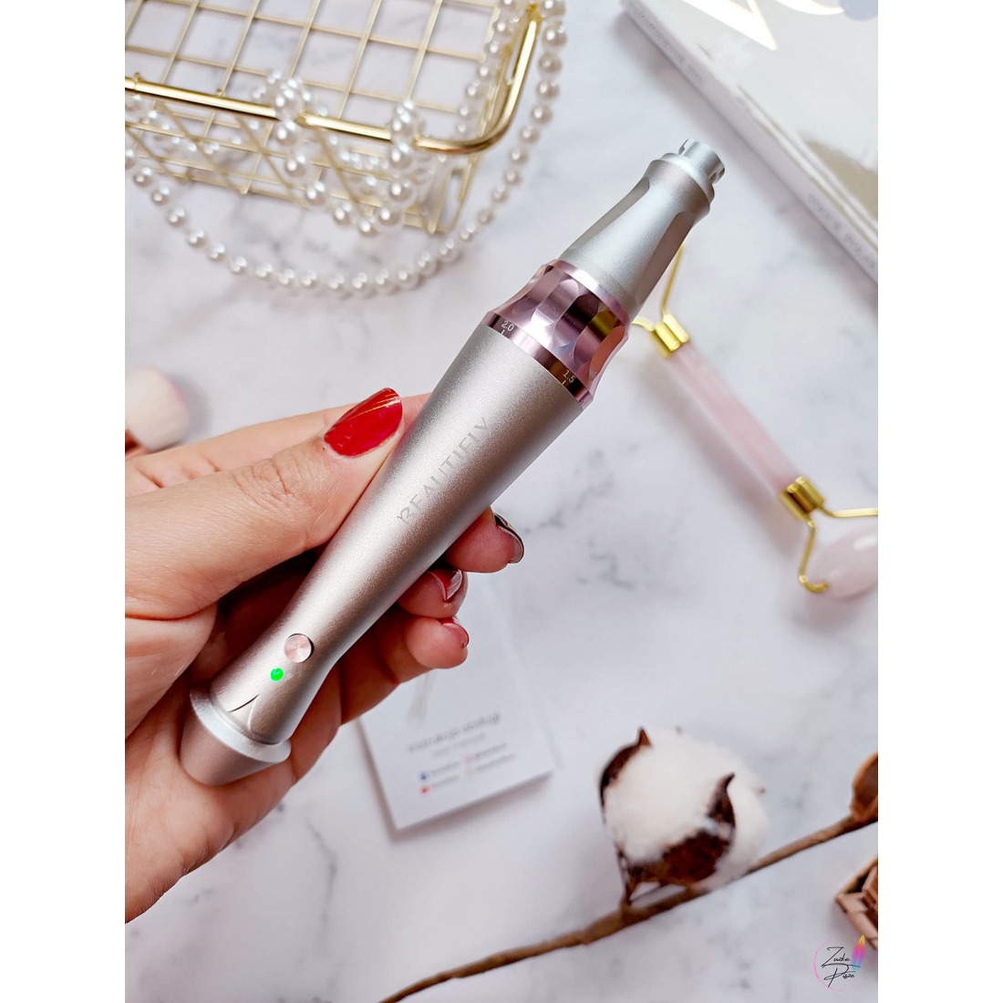 Dispositif de rajeunissement facial par mésothérapie avec micro-aiguilles Meso Pro