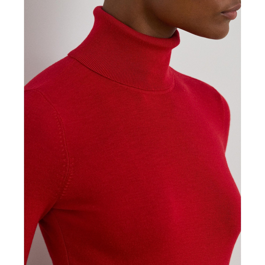 'Silk-Blend Turtleneck Sweater' pour Femmes