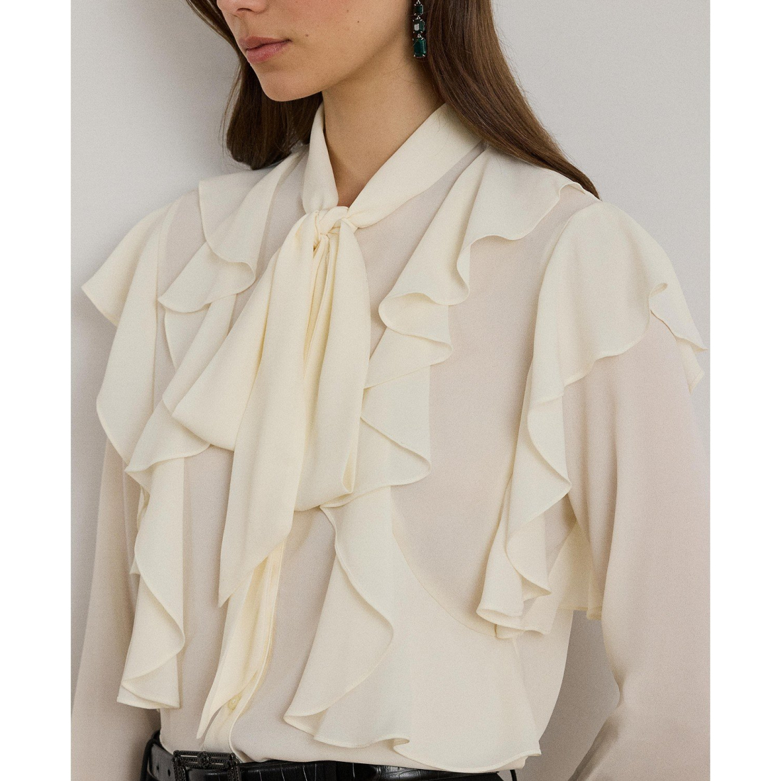 'Ruffle Detail Tie-Neck Blouse' pour Femmes