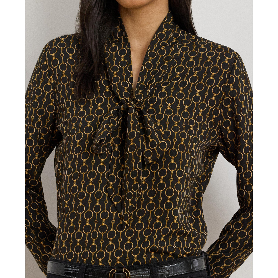'Chain-Print Tie-Neck Blouse' pour Femmes