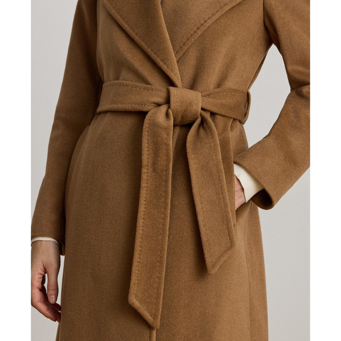 'Stitch-Trim Notch-Collar Belted Coat' pour Femmes