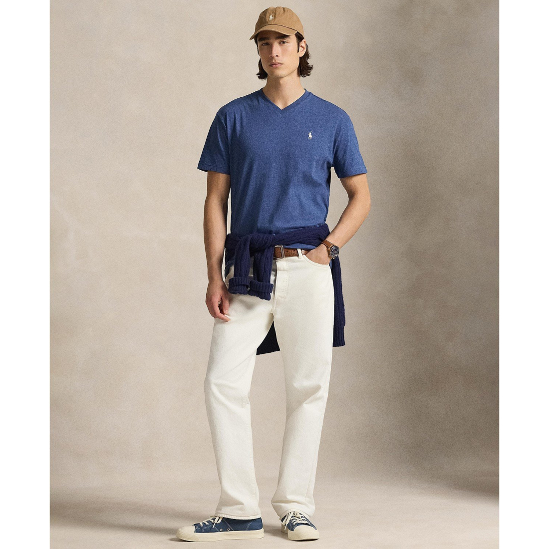 'Classic-Fit V-Neck T-Shirt' pour Hommes