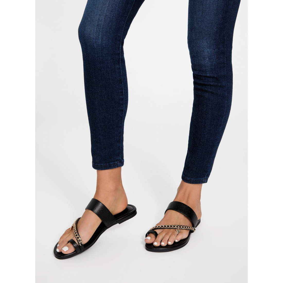 Women's 'Levvia Chain' Sandals