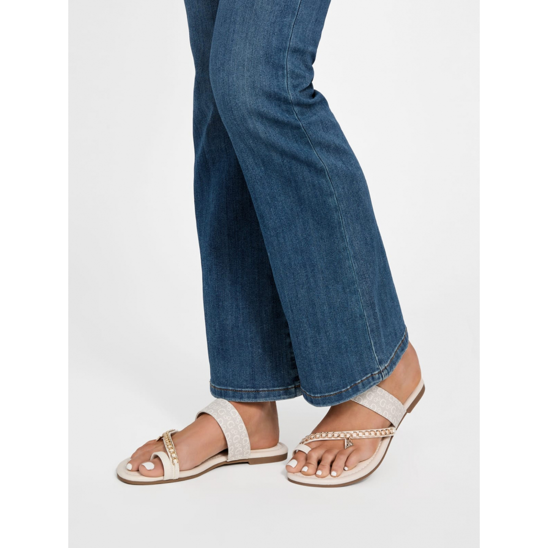 Women's 'Levvia Chain' Sandals