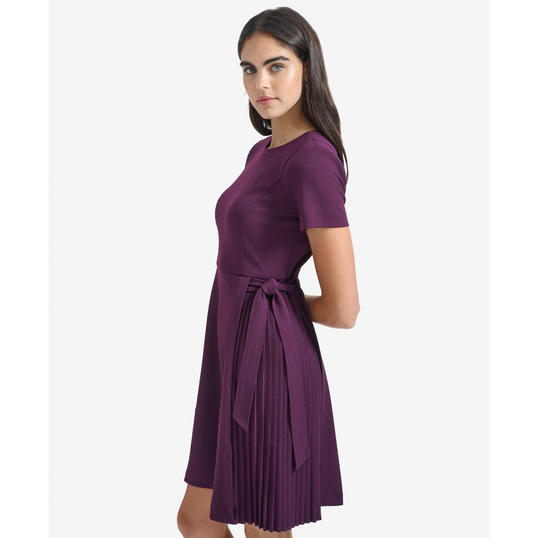 'Short Sleeve Pleat Dress' pour Femmes