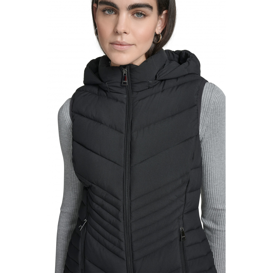 'Water Resistant Chevron Quilted Puffer Vest' pour Femmes