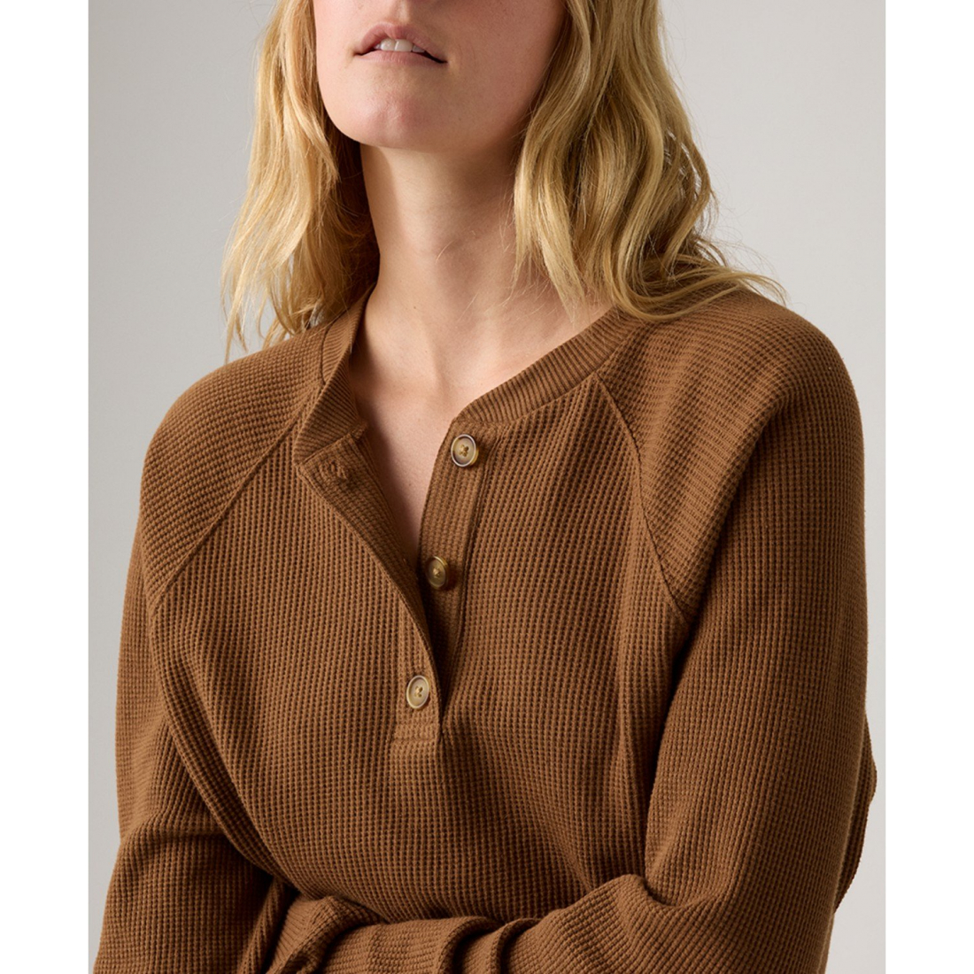 'Lassen Henley Long Sleeve Top' pour Femmes