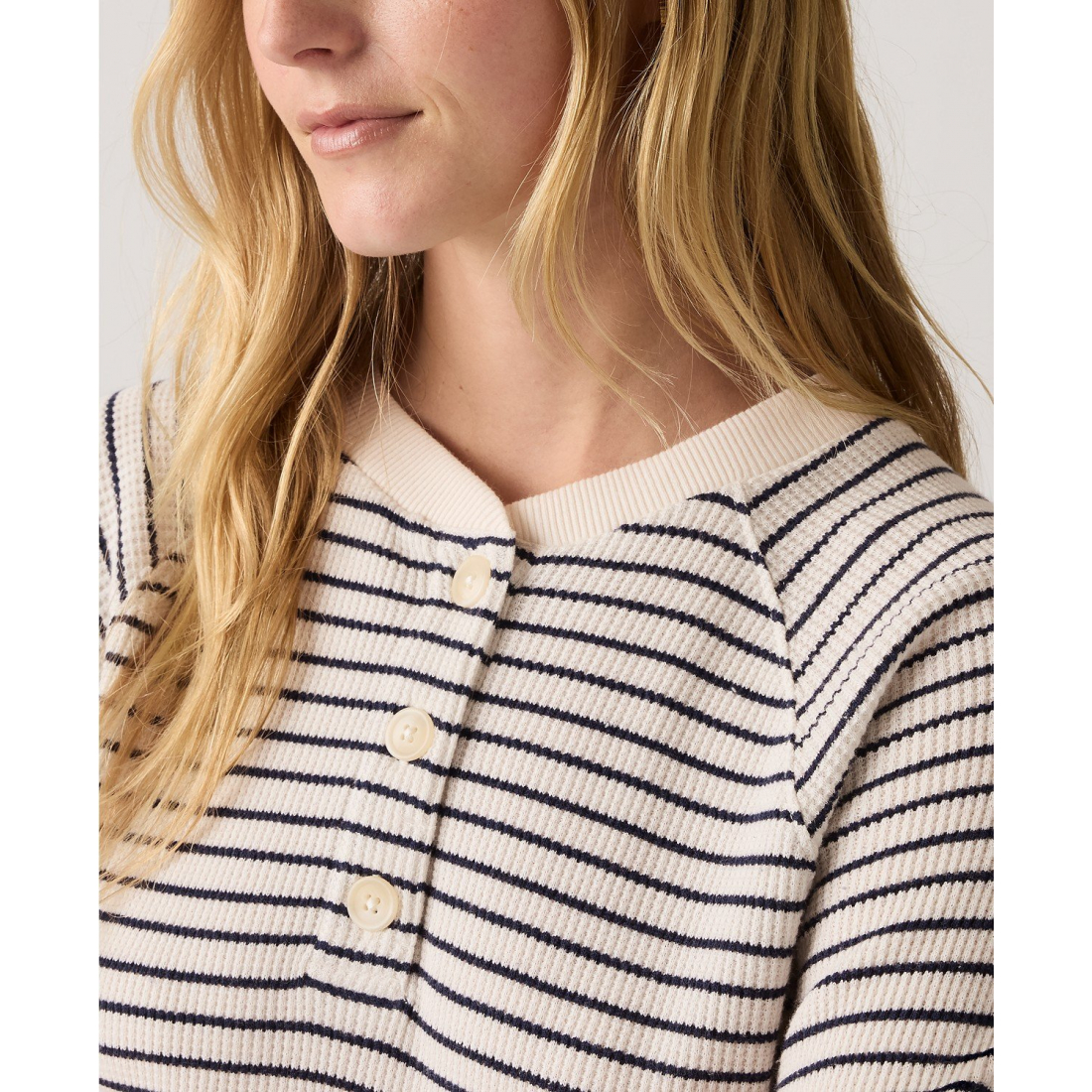 'Lassen Henley Long Sleeve Top' pour Femmes
