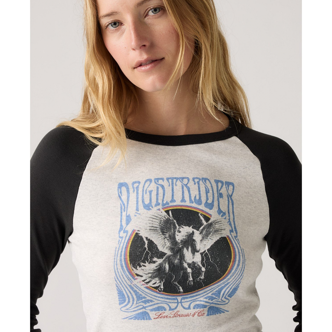 'Graphic Essential Raglan Long Sleeve Top' pour Femmes