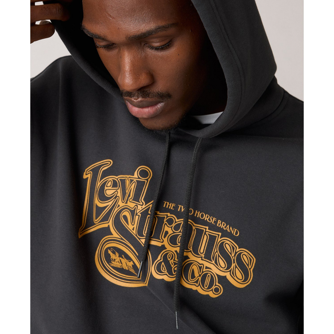 'Relaxed Graphic Long Sleeve Hoodie' pour Hommes