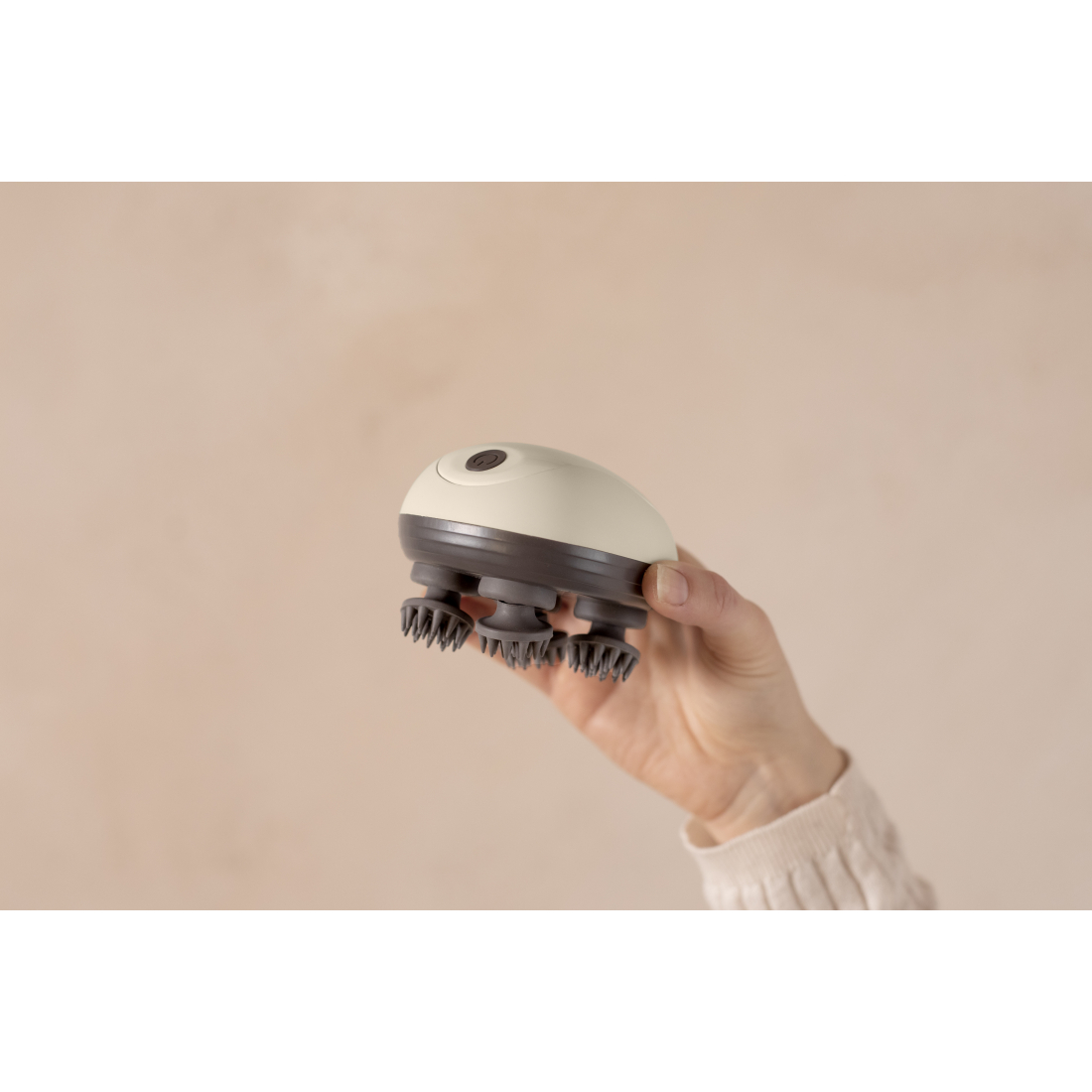 Masseur tête et cuir chevelu