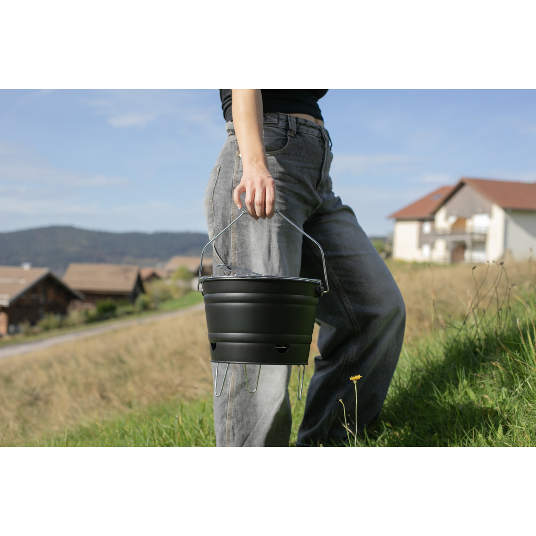 Portable Charcoal Barbecue