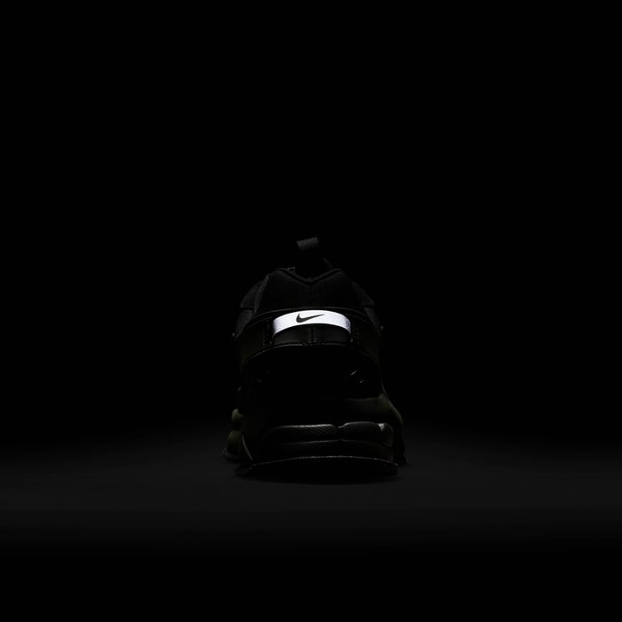 'Zoom Vomero Roam' Sneakers