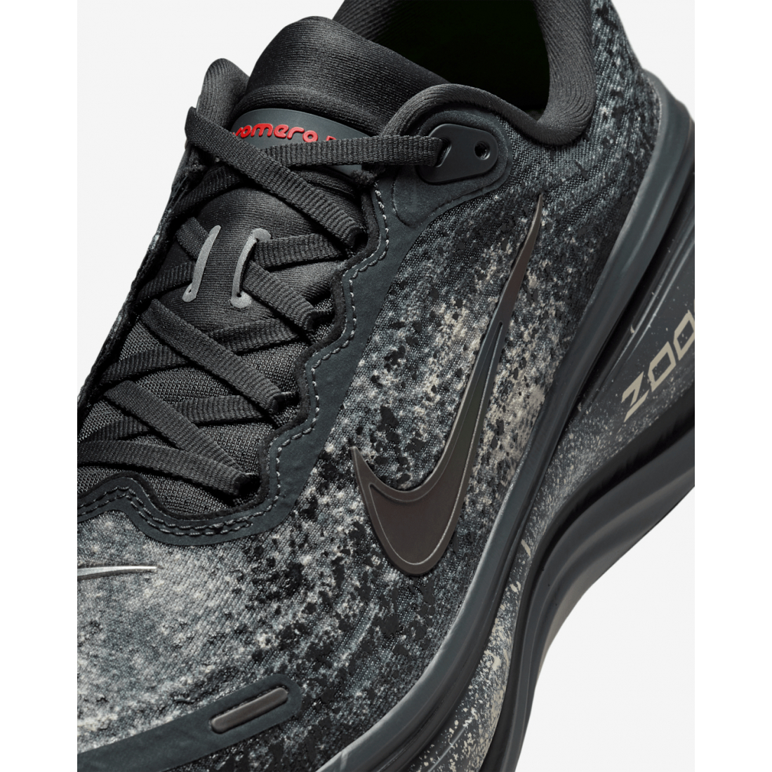 'Vomero Plus' Sneakers