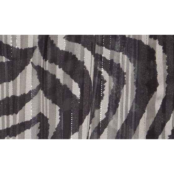 Chemise 'Metallic Shadow Stripe Long Sleeve Button-Up' pour Femmes