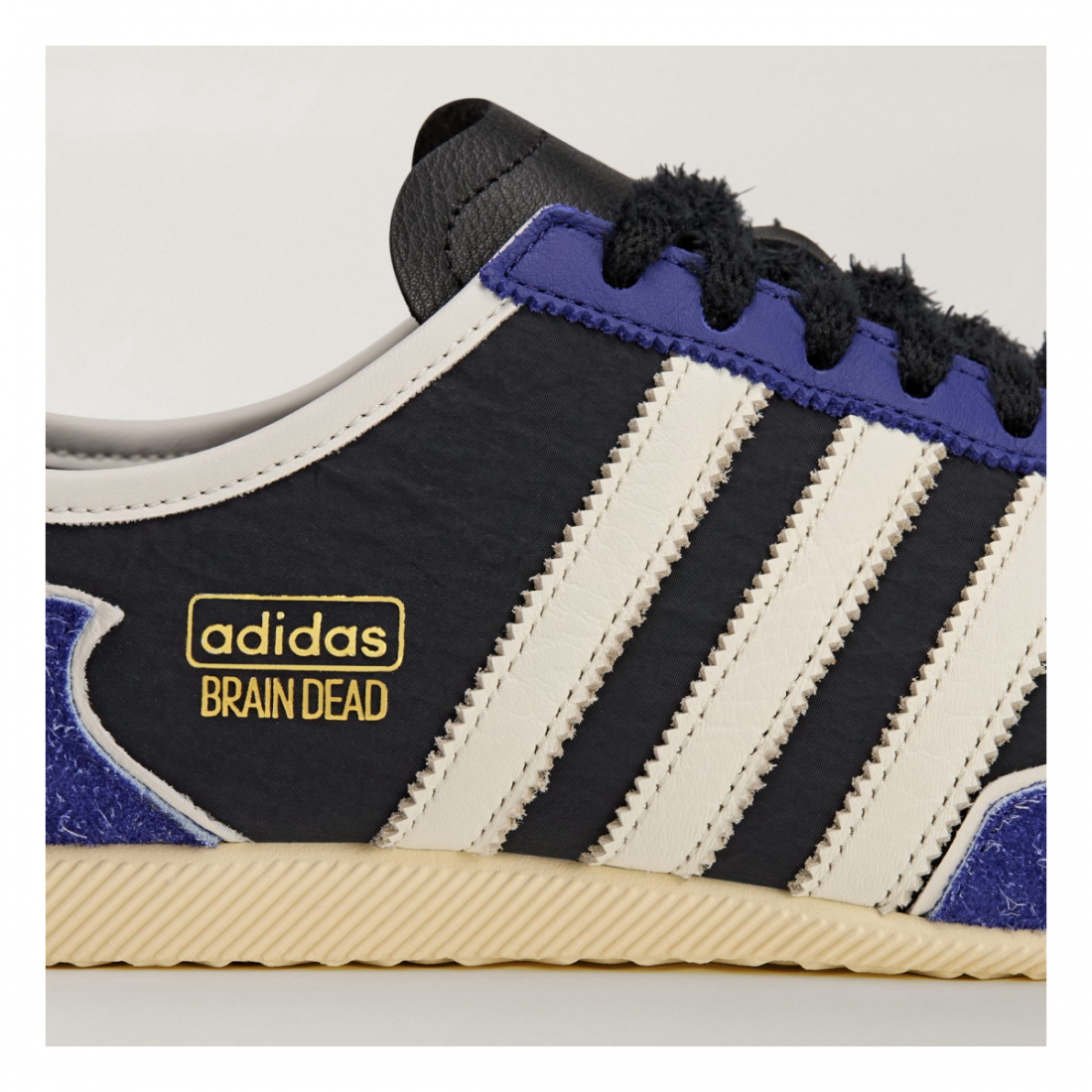 Sneakers 'Japan Lo Brain Dead'