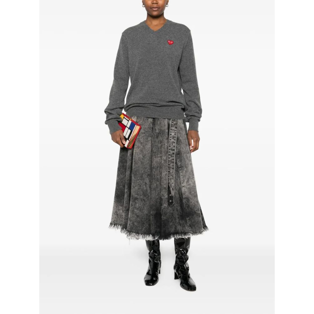 'Heart-Emblem V-Neck' Sweater