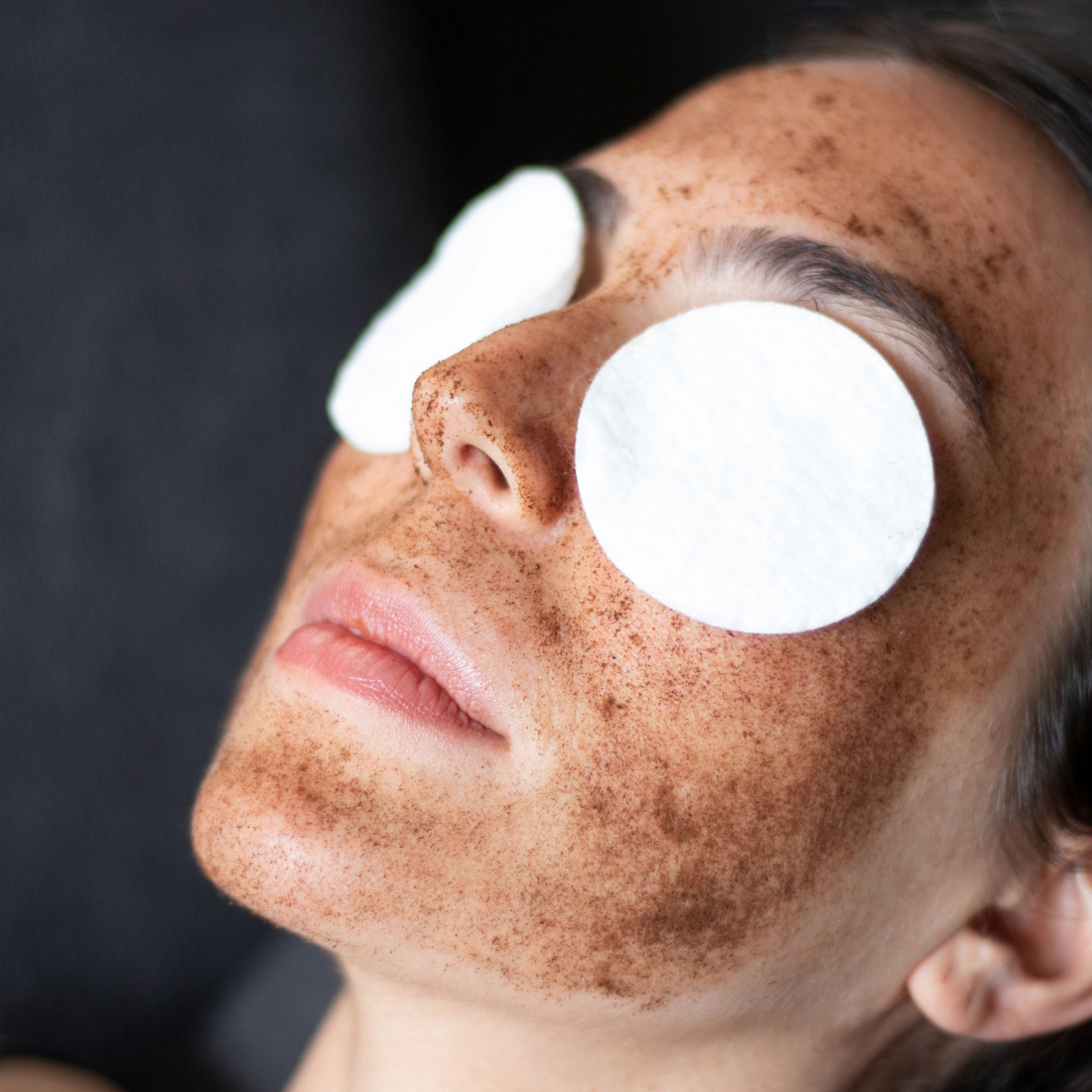 'Salicylic Acid Exfoliator With Coffee, Walnut & Vitamin E' Exfoliator für das Gesicht - 30 ml