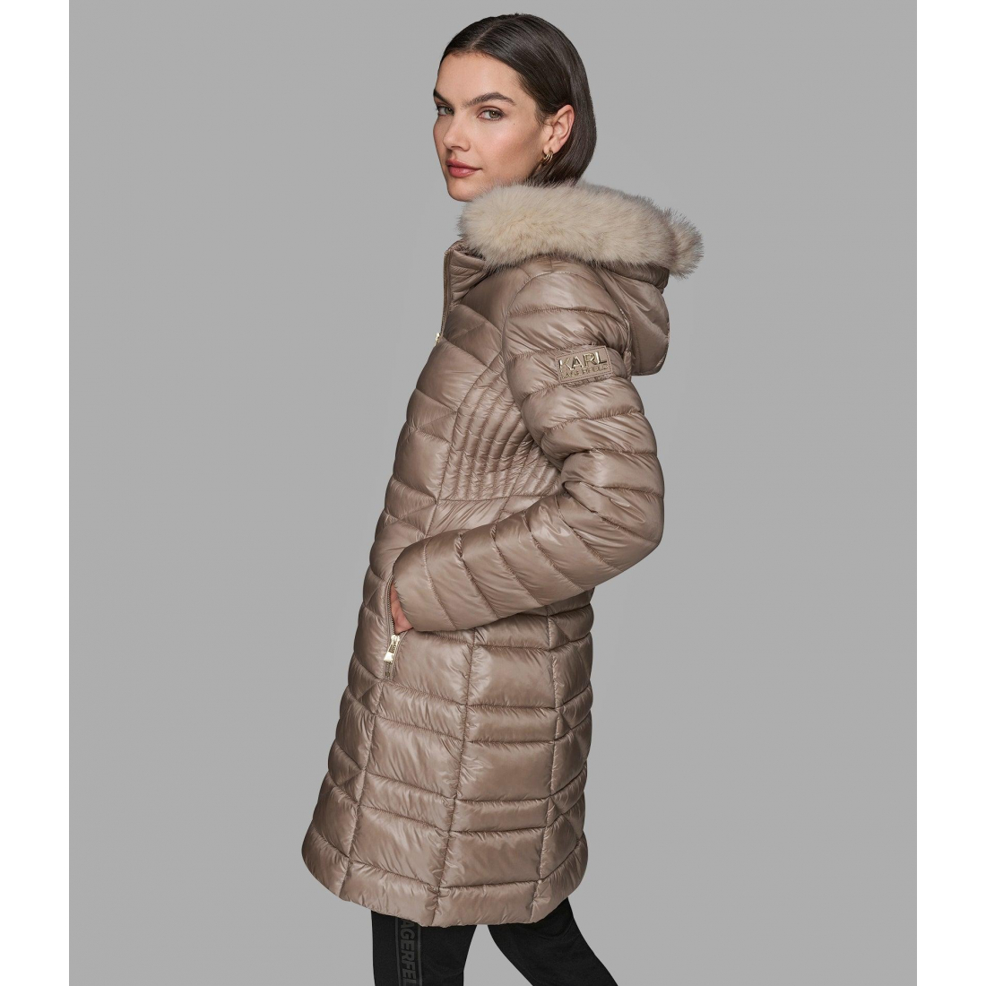 'Mid-Length Puffer With Faux Fur Trim' pour Femmes