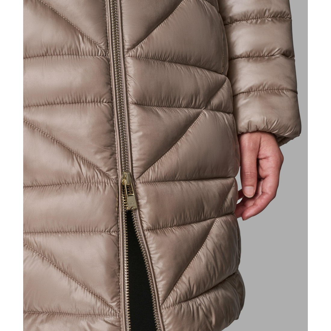 'Mid-Length Puffer With Faux Fur Trim' pour Femmes
