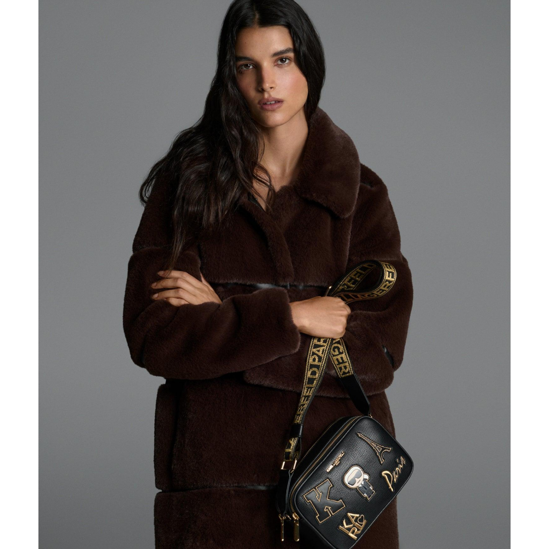 'Maybelle Camera Crossbody With Patches' für Damen