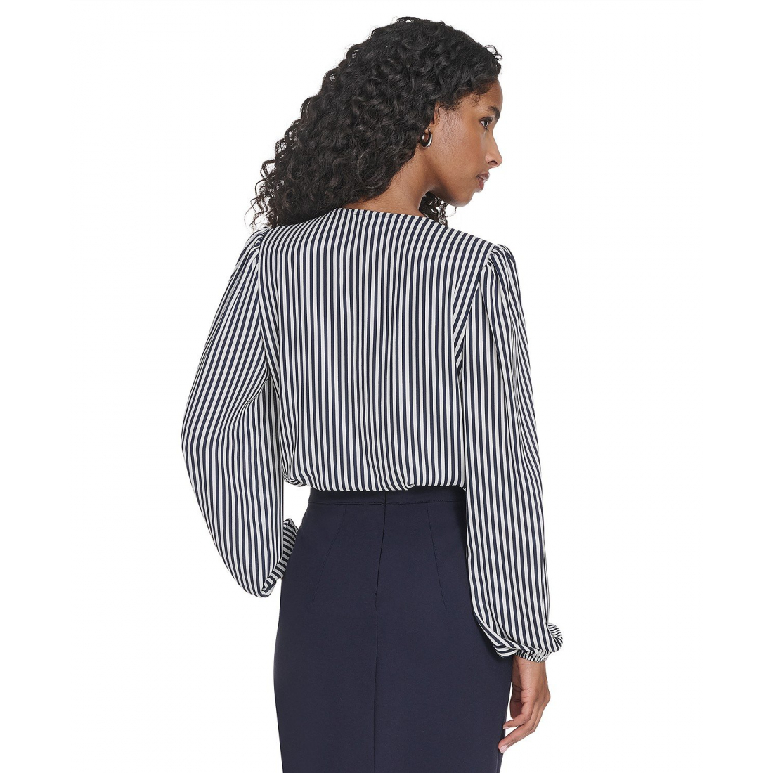 'Striped V-Neck Ruffle Top' pour Femmes