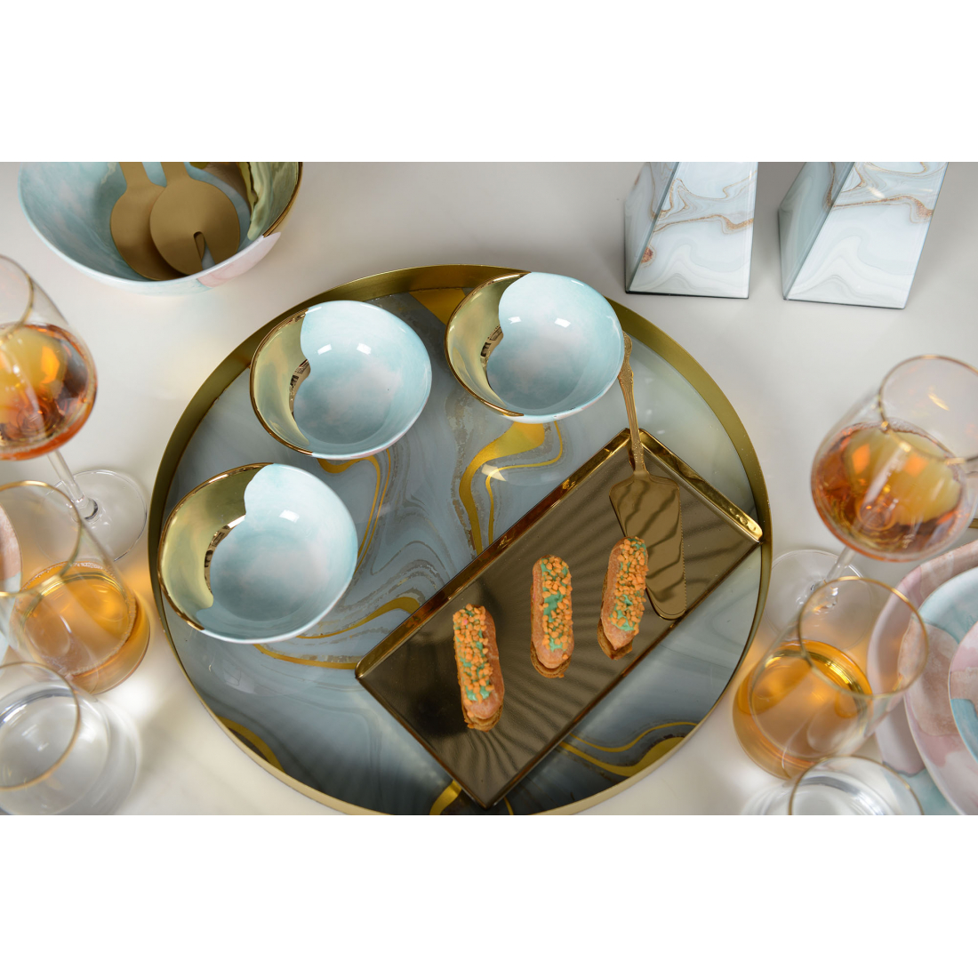 Rechteckiges, gehämmertes Goldtablett, 25,5 x 11,5 x 1,25 cm