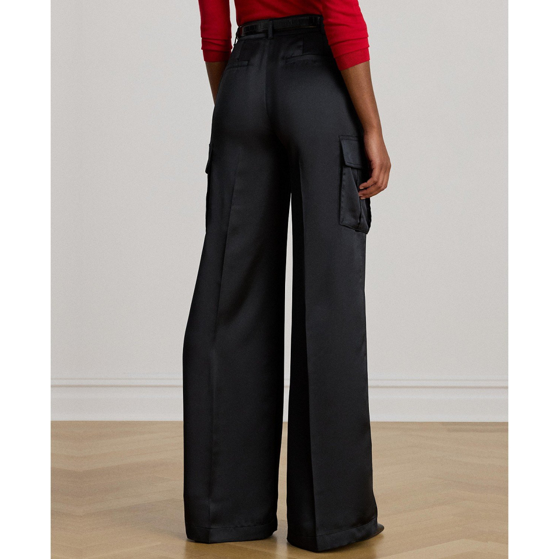 'Satin Charmeuse Wide-Leg Cargo Pants' pour Femmes