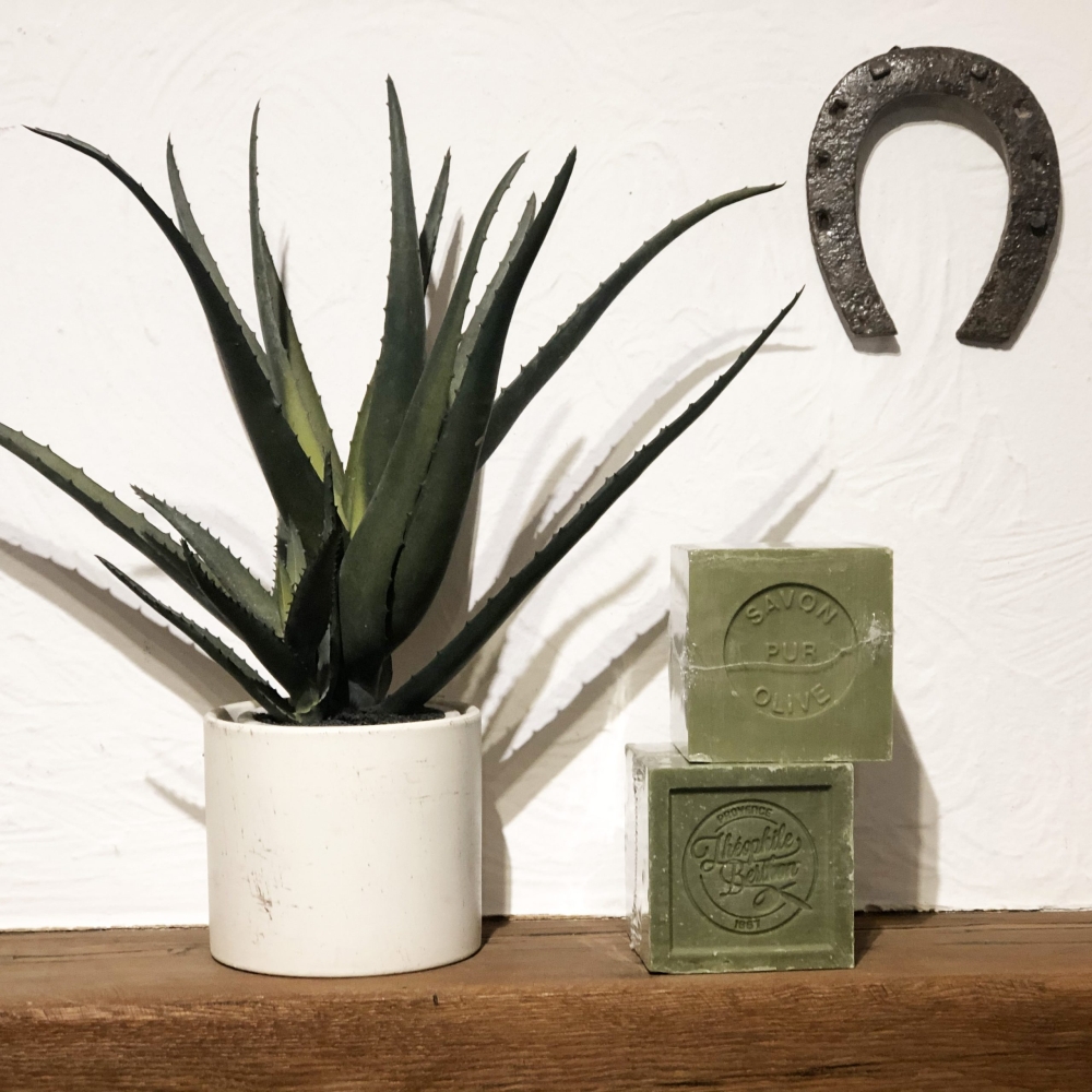 'De Marseille 100% Huile D'Olive Cub' Bar Soap - 600 g