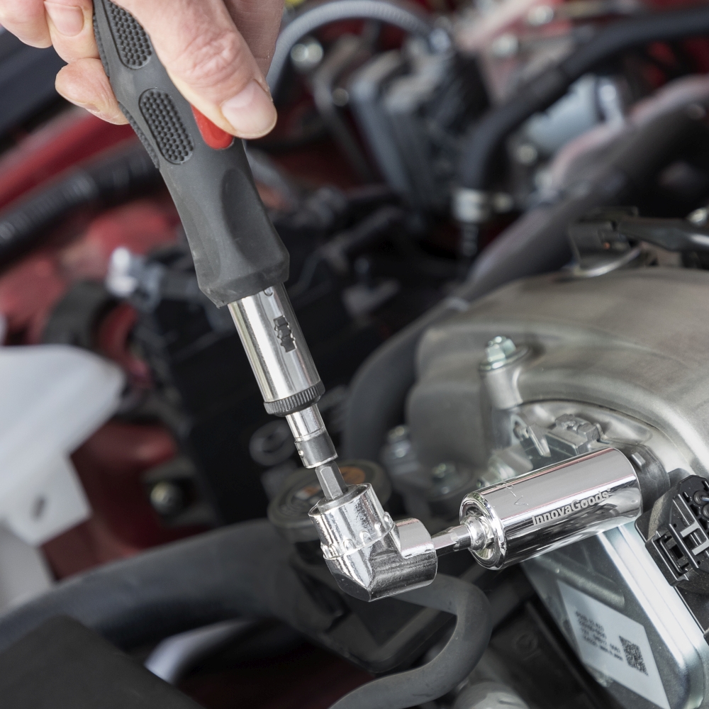 Universal Socket Wrench With Accessories Uniscrew