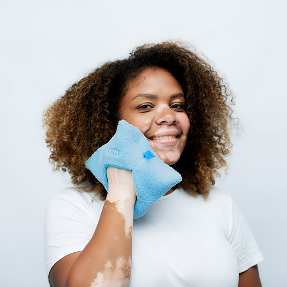 Gant De Démaquillage Réutilisable Permettant D'Éliminer Le Maquillage Uniquement Avec De L'Eau | Boucy Blue