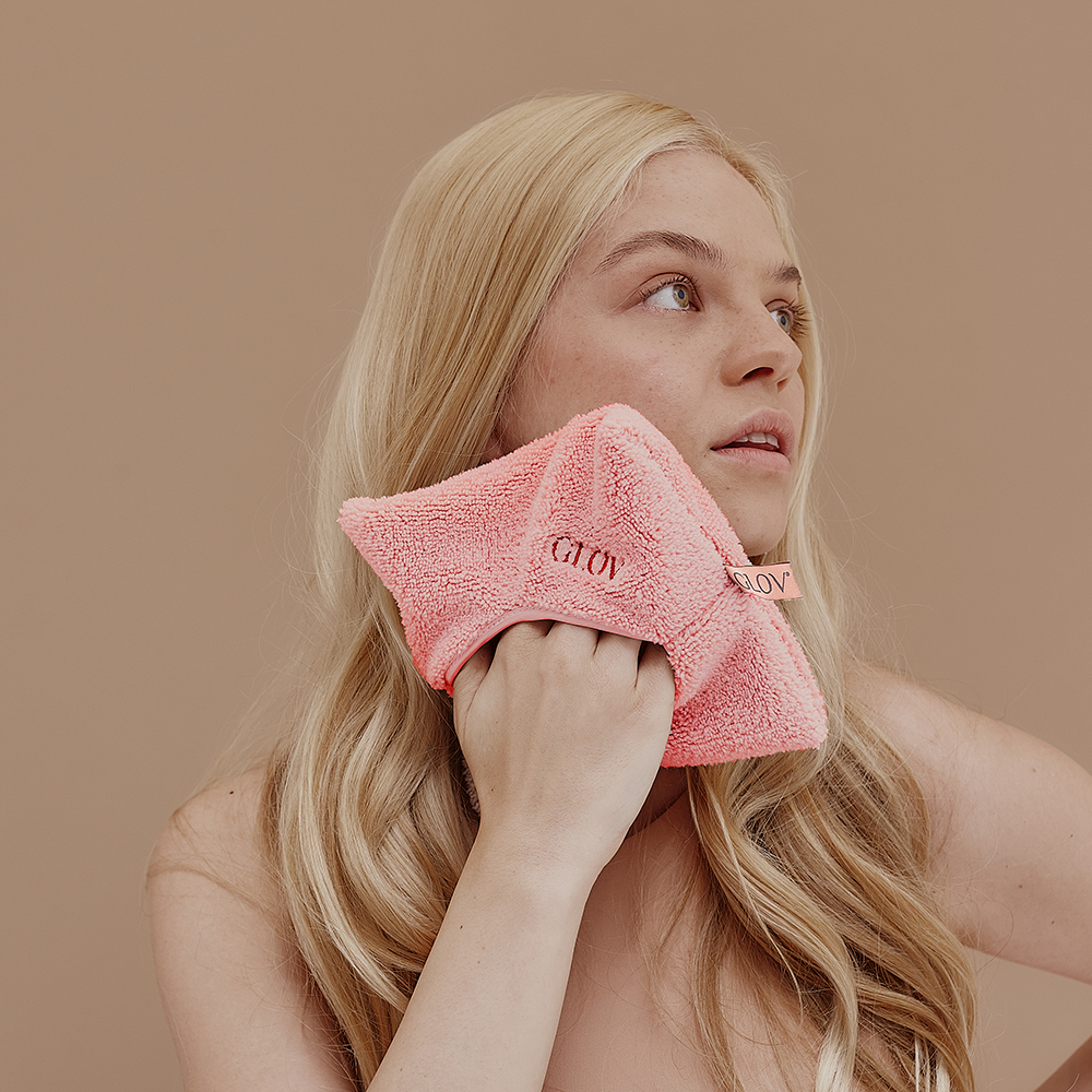 Gant De Démaquillage Réutilisable Permettant D'Éliminer Le Maquillage Uniquement Avec De L'Eau | Cheeky Peach