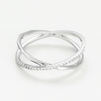Comptoir du Diamant Women's 'Croisé Géométrique' Ring